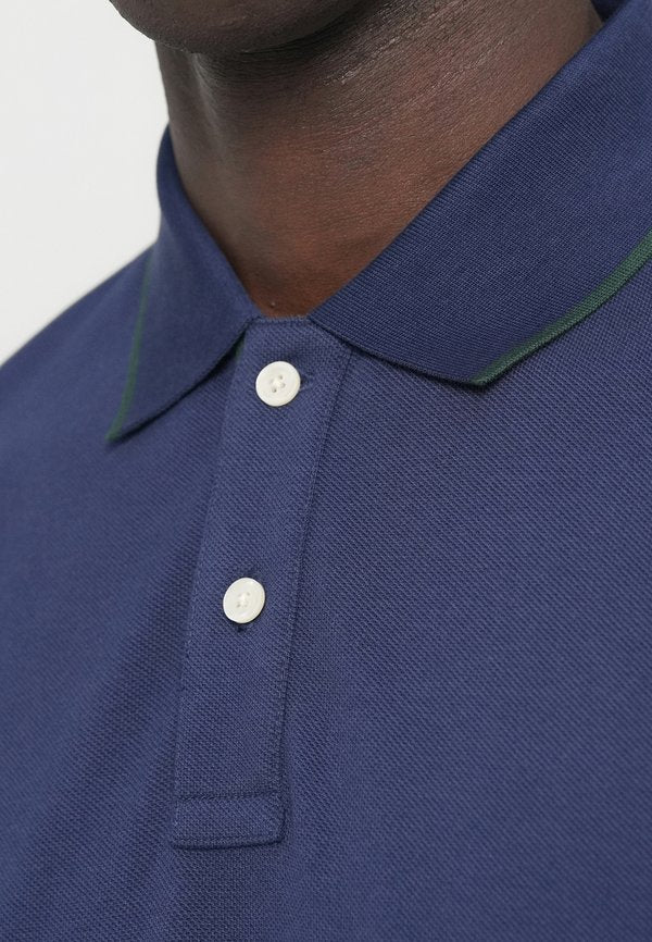 Hackett London