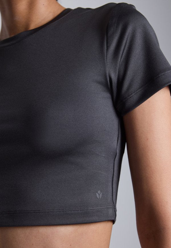 Even&Odd active by Zalando ESSENTIAL CROPPED T-SHIRT