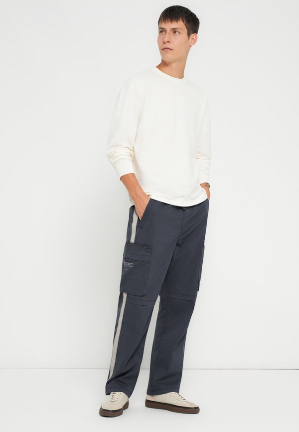 Hollister Co. BAGGY TRACK PANT