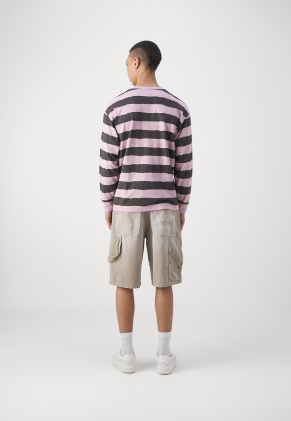 BDG Urban Outfitters CARPENTER
