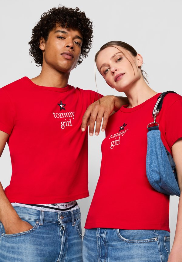 Tommy Jeans EXCLUSIVE TEE UNISEX