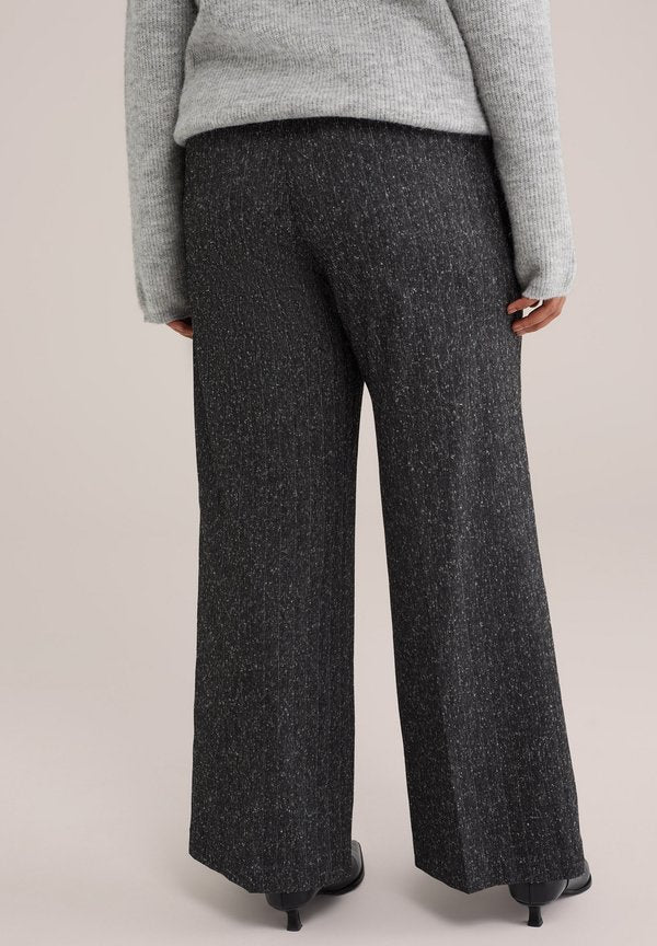 WE Fashion CURVE