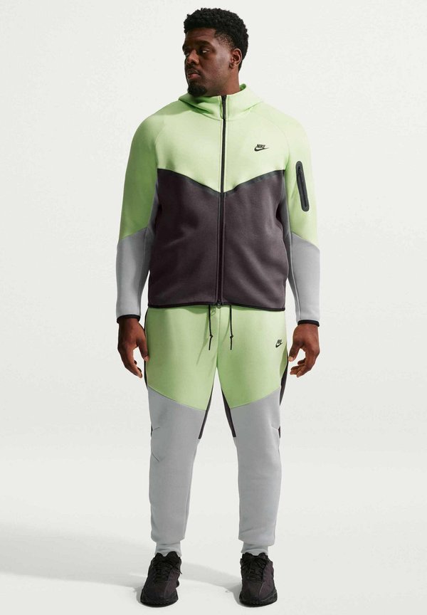 Nike Sportswear