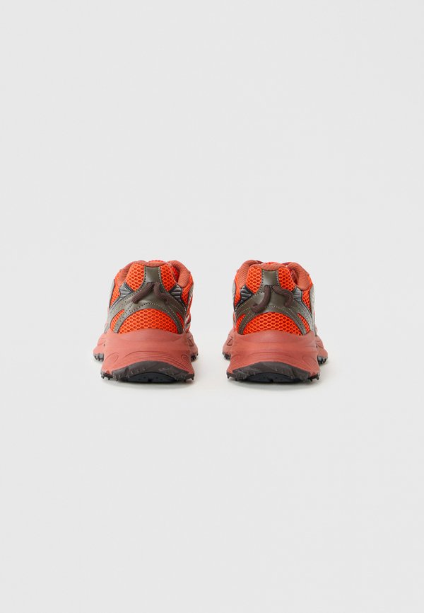 Lacoste L003 NEO SHOT
