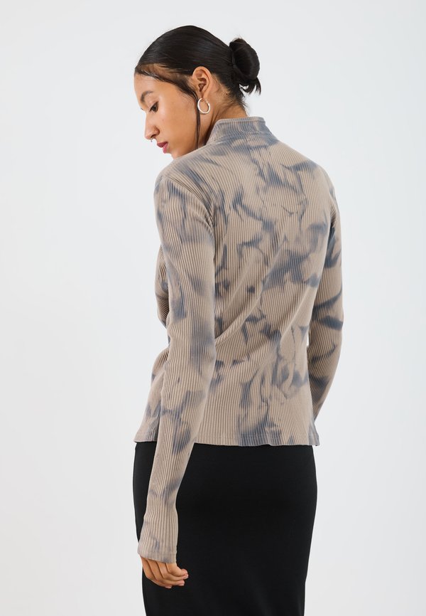 YOURTURN by Zalando MUSCLE FIT WASHED ZIP-UP SWEATSHIRT
