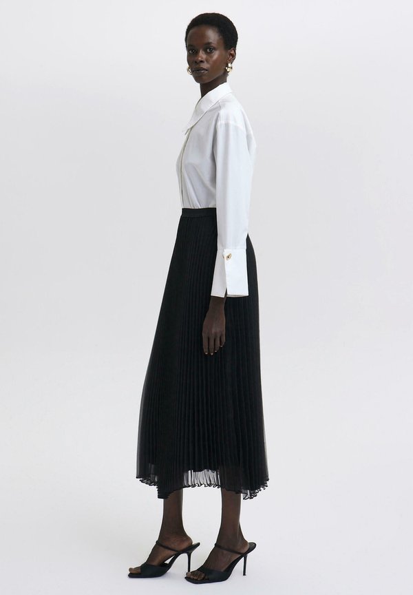 Touché Privé PLEATED ORGANZA