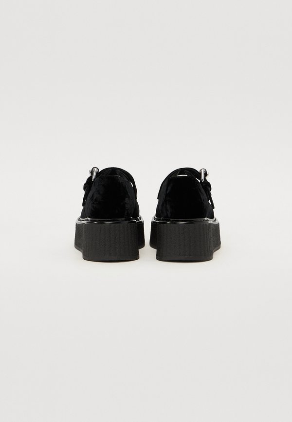 MOSCHINO SCARPA