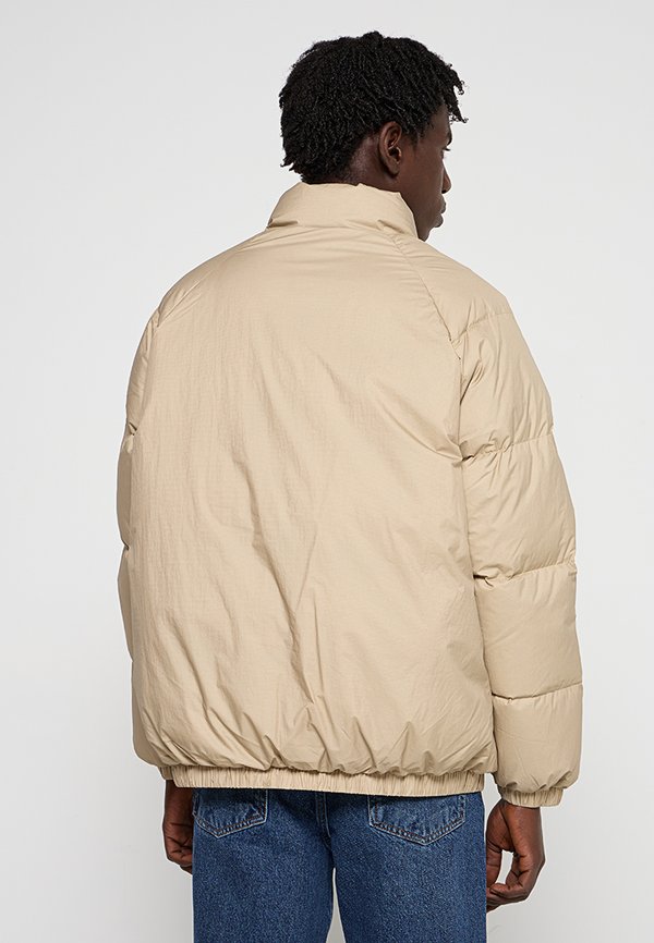 New Balance OVERSIZED