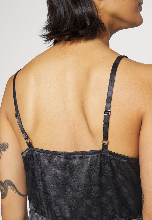 Hollister Co. BARE MIDI