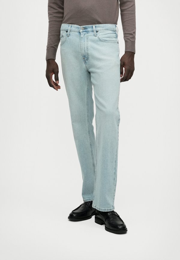 Hollister Co. STRAIGHT
