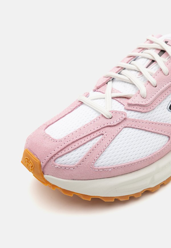 Under Armour APPARITION
