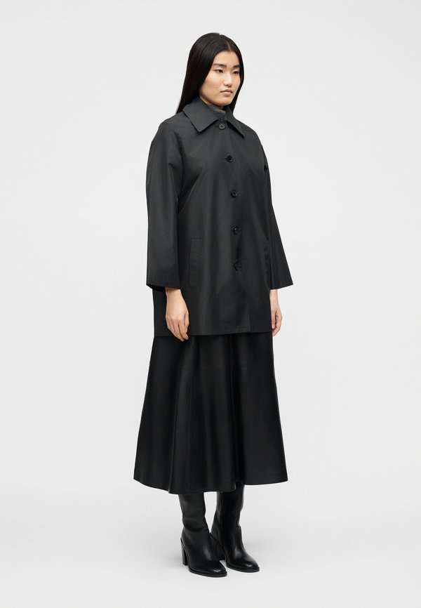 STUDIO ID SHORT RAIN
