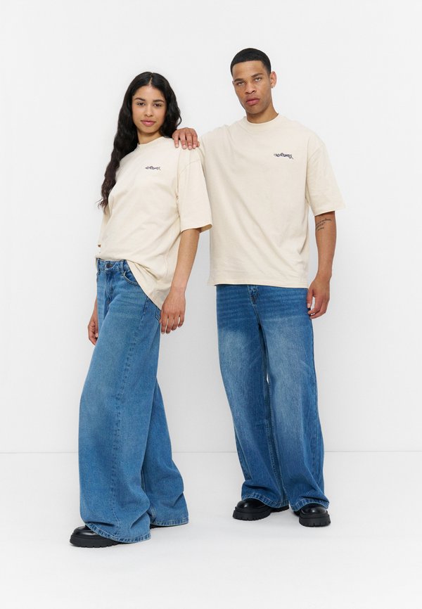 YOURTURN by Zalando REGULAR FIT