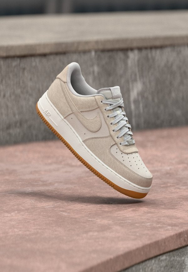Nike Sportswear AIR FORCE 1 07 LV8 - Trainers - vast grey/summit white/med brown