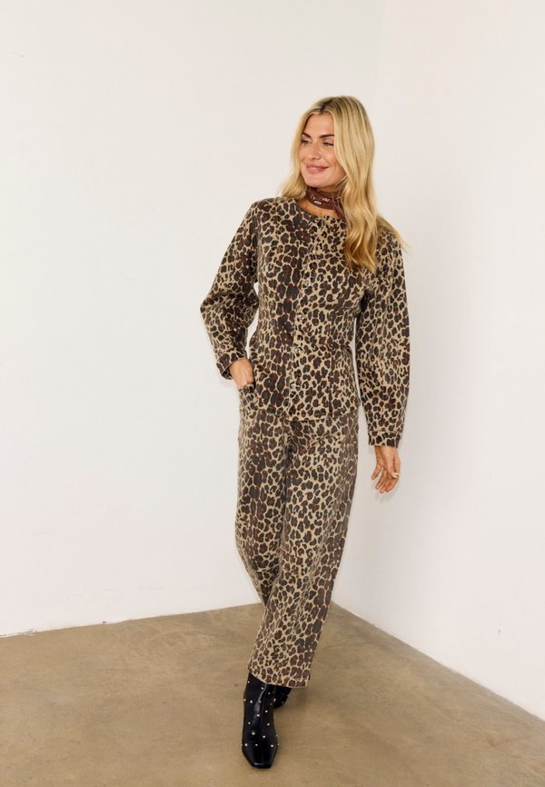 Never Fully Dressed LEOPARD BARREL JEANS
