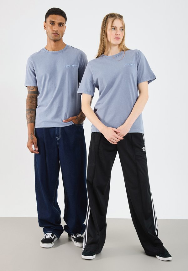 YOURTURN by Zalando REGULAR FIT WASHED