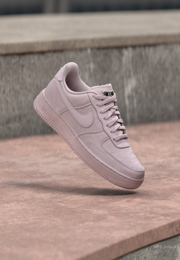 Nike Sportswear W AIR FORCE 1 '07 SE PREM+ - Trainers - bleached lilac/bleached lilac/white