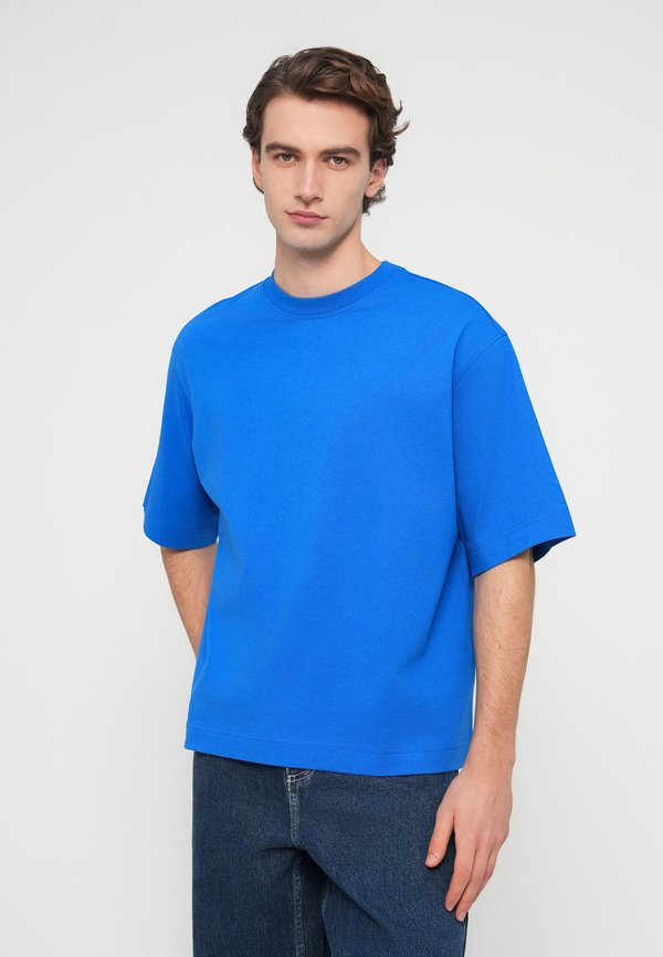 Selected SLHBOXYLOGAN O NECK LOGO TEE