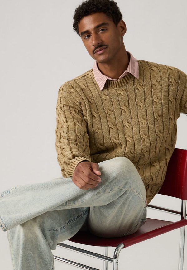 Levi's® CARMEL CABLE CREW