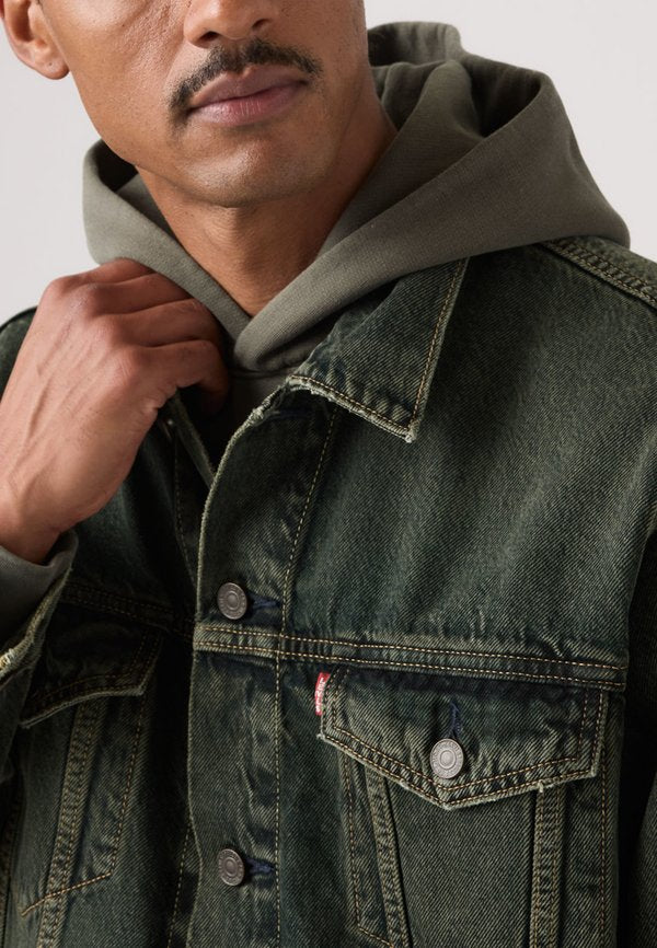 Levi's® RELAXED FIT TRUCKER