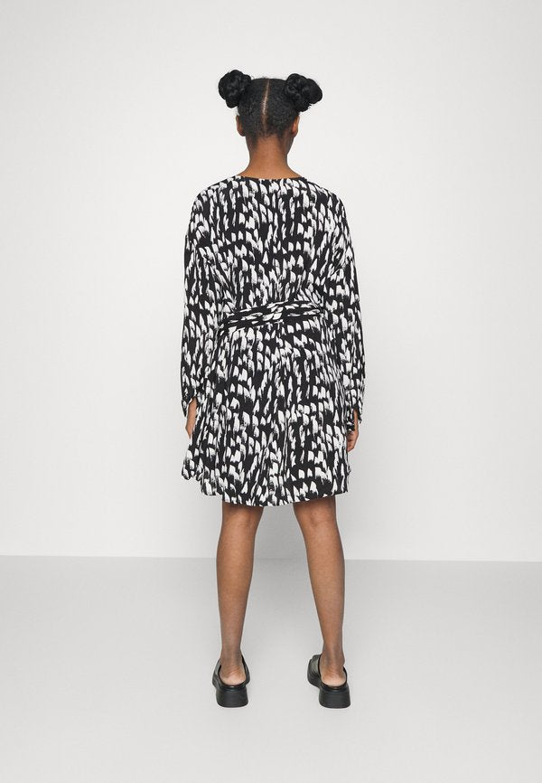 Vero Moda Petite VMMY O-NECK SHORT DRESS