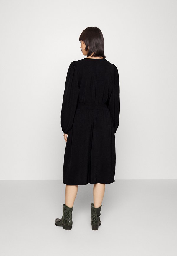 ONLY Petite ONLMETTE NECKSMOCK DRESS