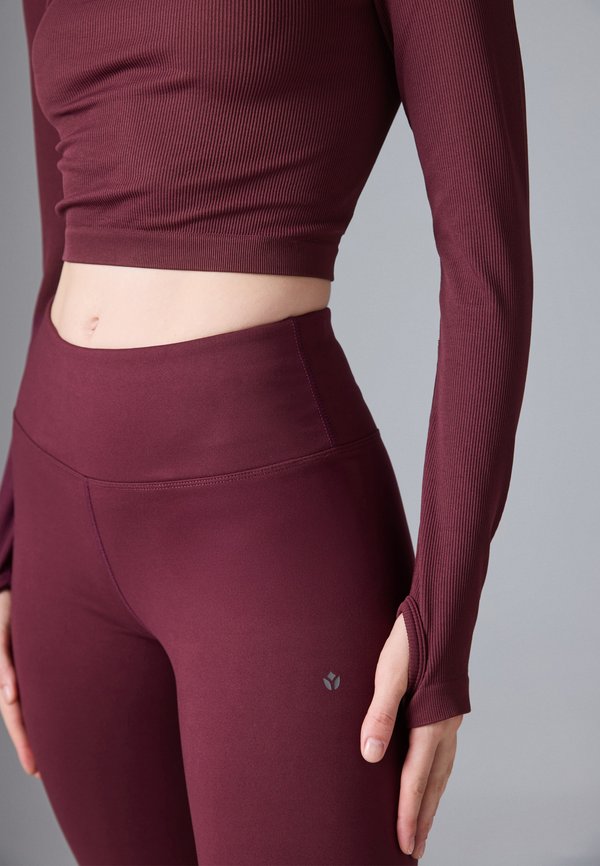Even&Odd active by Zalando CROPPED LONG SLEEVE FINE RIB SEAMLESS TOP