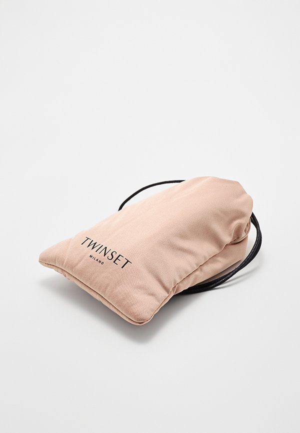 TWINSET