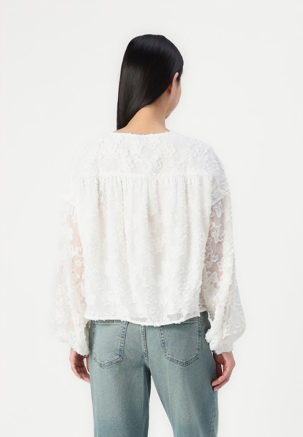 Gina Tricot STRUCTURED