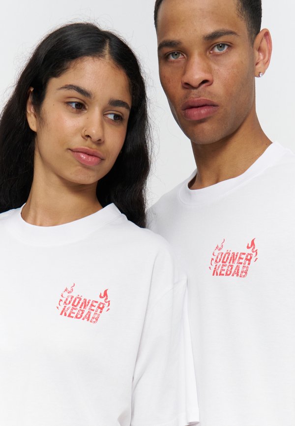 YOURTURN by Zalando REGULAR FIT