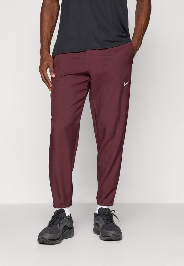 Nike Performance M NK DF CHALLENGR WVN PANT - Tracksuit bottoms - burgundy crush/black/reflective silver-coloured