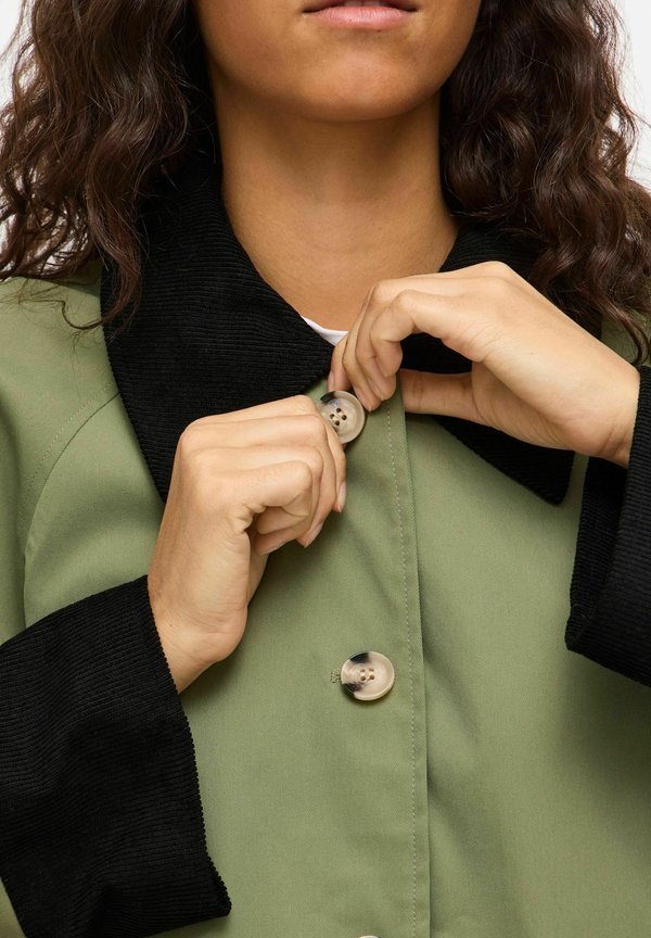 VILA VIEMELIE Buttoned