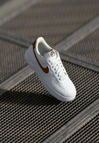 Nike Sportswear AIR FORCE 1 07 NEXT NATURE - Trainers - white/fauna brown