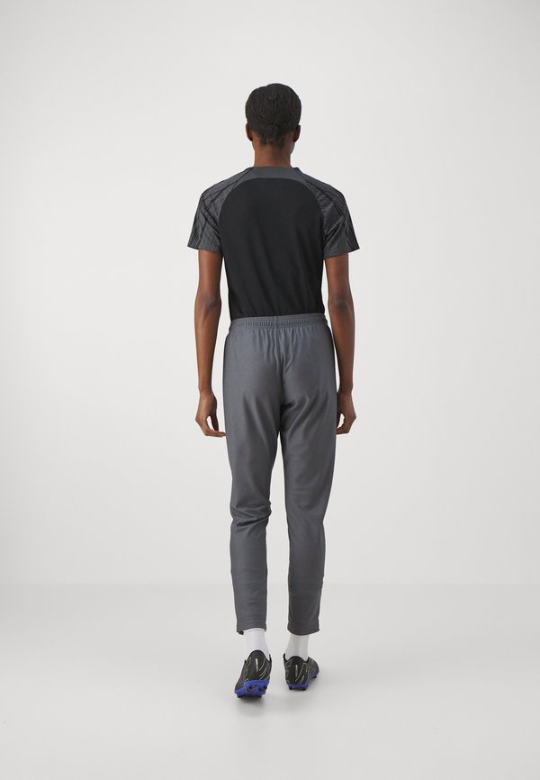 Under Armour CHALLENGER PIQUE