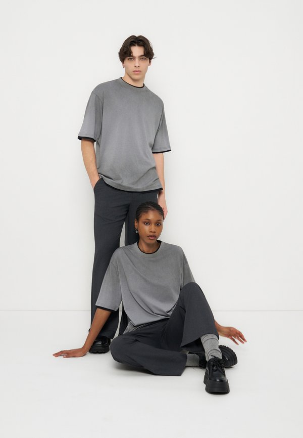 YOURTURN by Zalando OVERSIZED FIT DOUBLE HEM