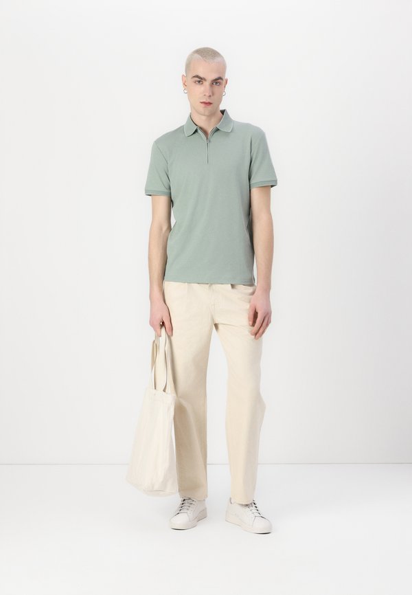 Selected SLH220 LOOSE KOBE