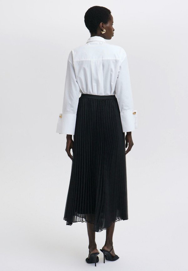 Touché Privé PLEATED ORGANZA