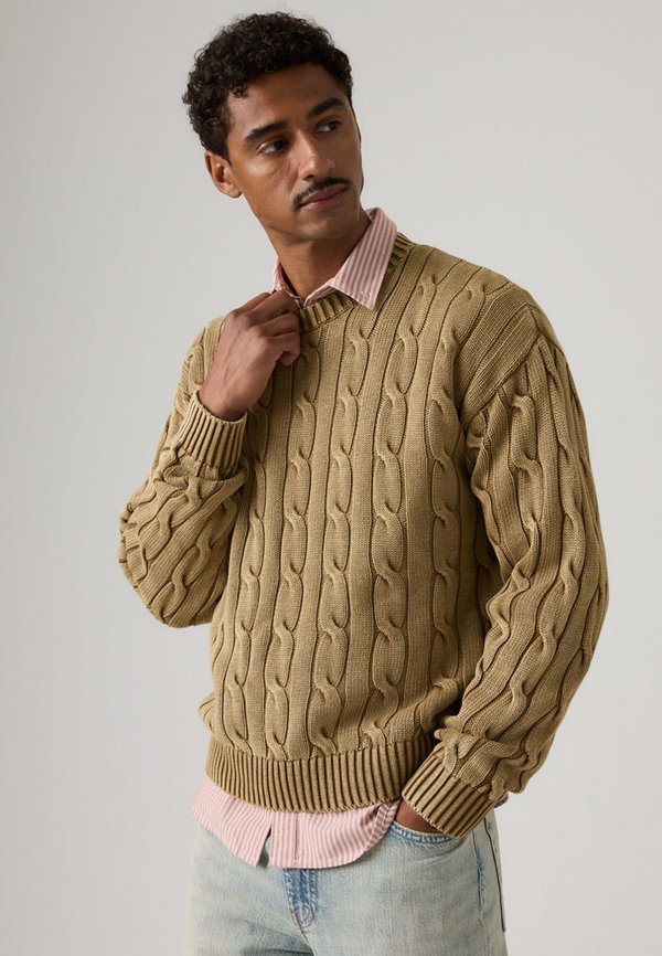 Levi's® CARMEL CABLE CREW