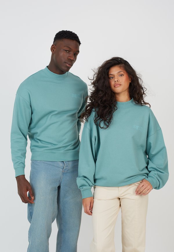 LEGACY STUDIOS UNISEX