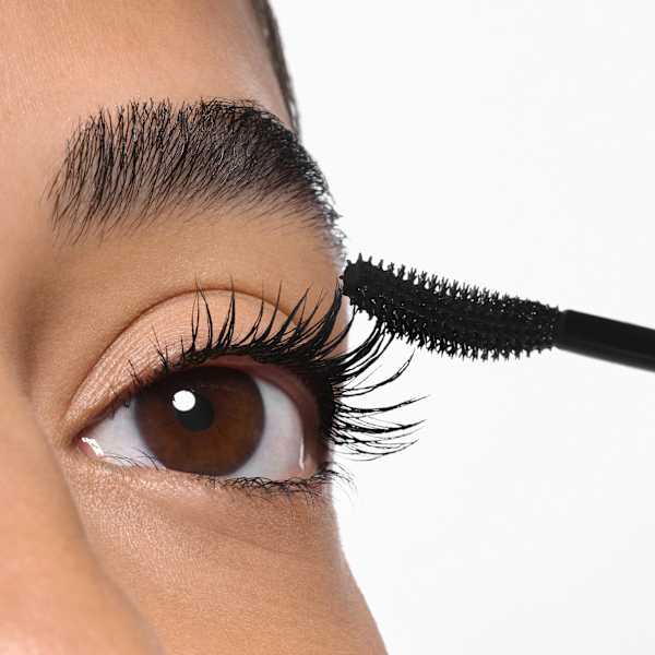 Mascara Tubing Stay In Place False Lash 010 No Panda Black CATRICE