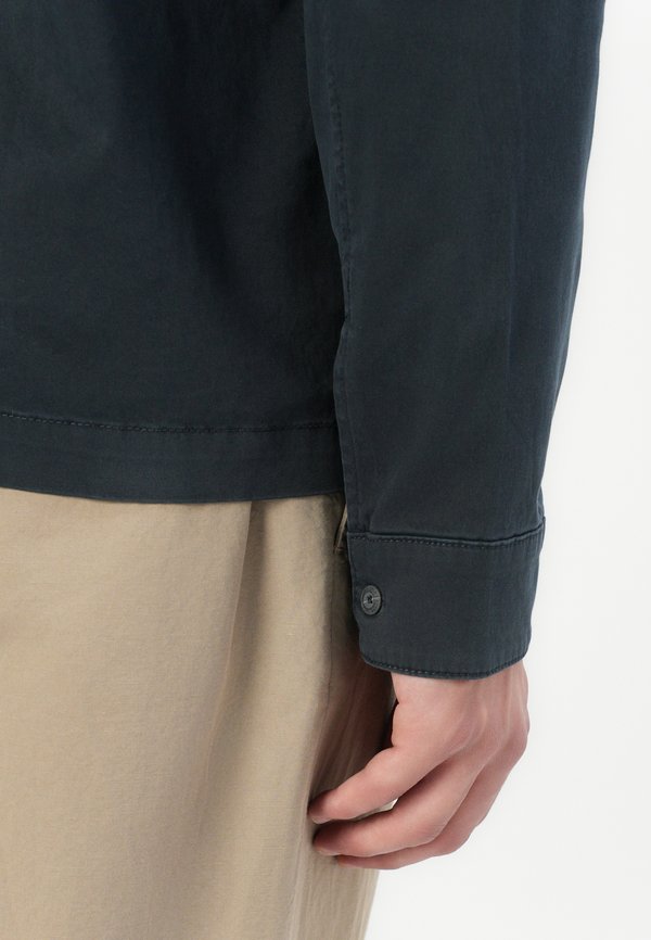 Lyle & Scott
