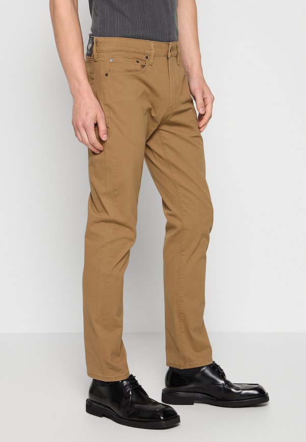 DOCKERS