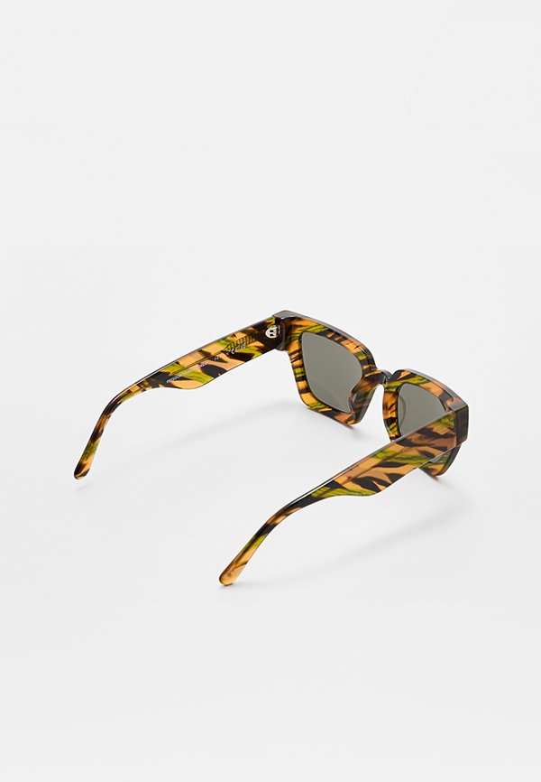 MR.BOHO JUNGLE FRELARD WITH CLASSICAL LENSES
