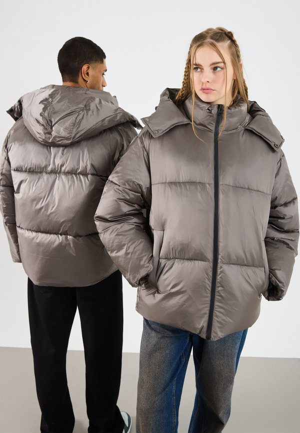 YOURTURN by Zalando UNISEX OVERSIZED FIT HOODED PUFFER JACKET
