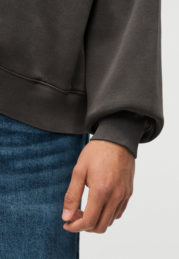 Abercrombie & Fitch ESSENTIAL CREW QUIET SHADE