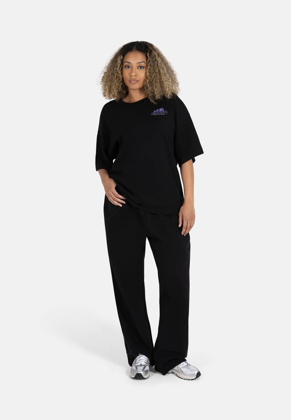 The Tracksuit Club ONE EARTH UNISEX