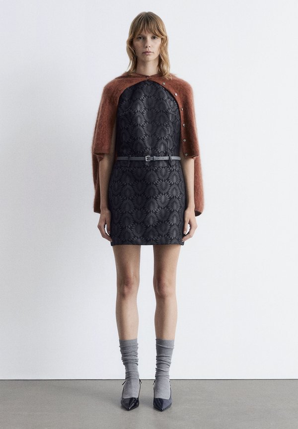 & OTHER STORIES MINI