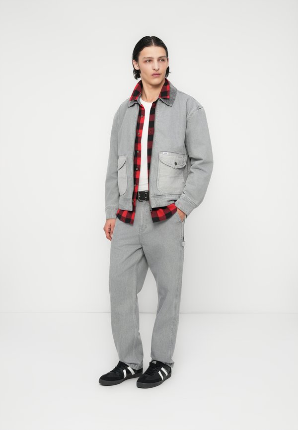 Lee SLOUCHY