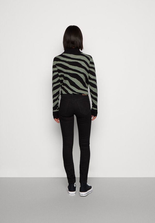 Weekday SPARE SKINNY