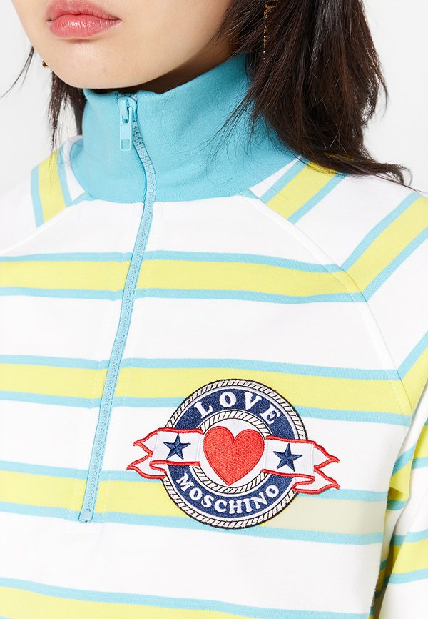 Love Moschino